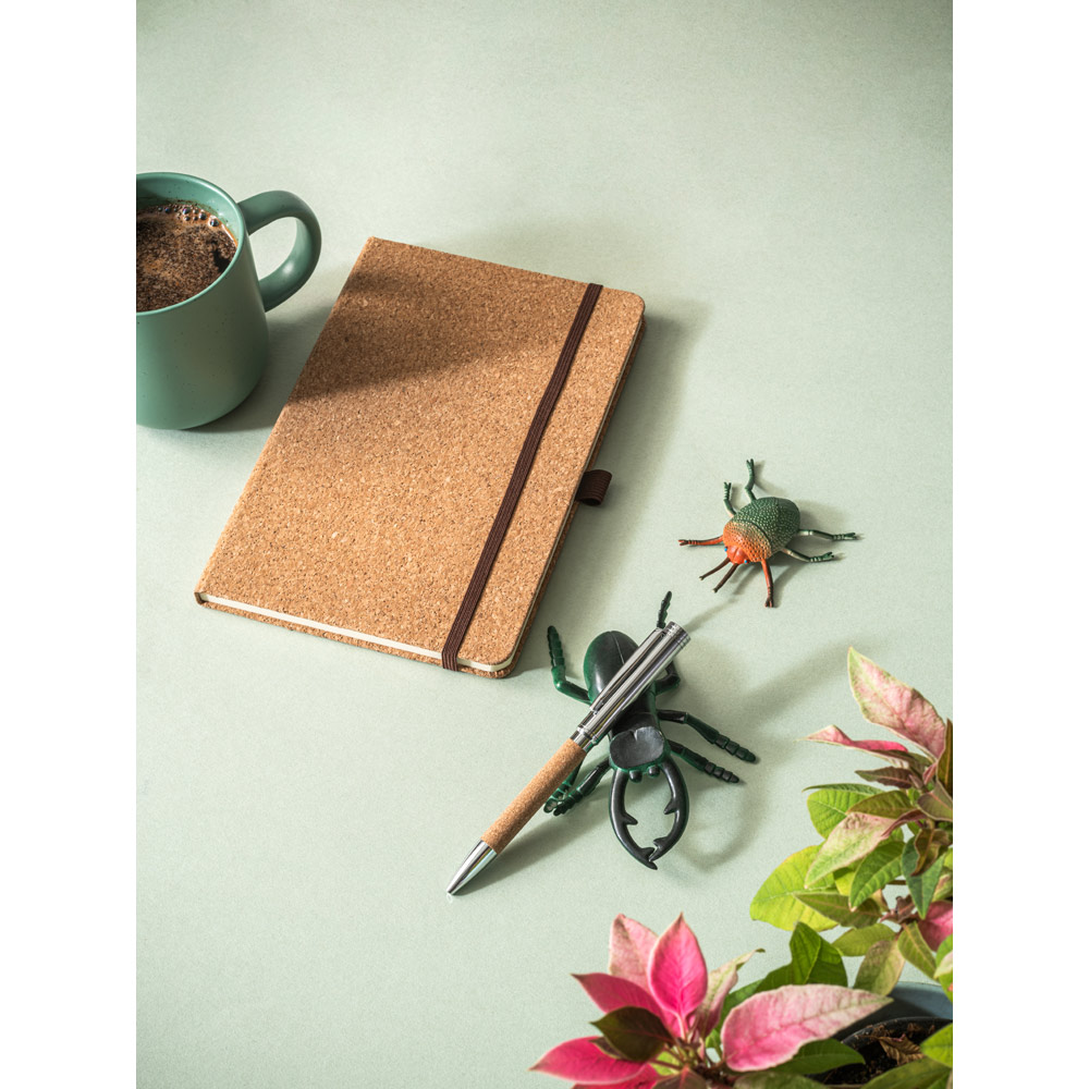 Caneta de Metal com Detalhes em Cortiça