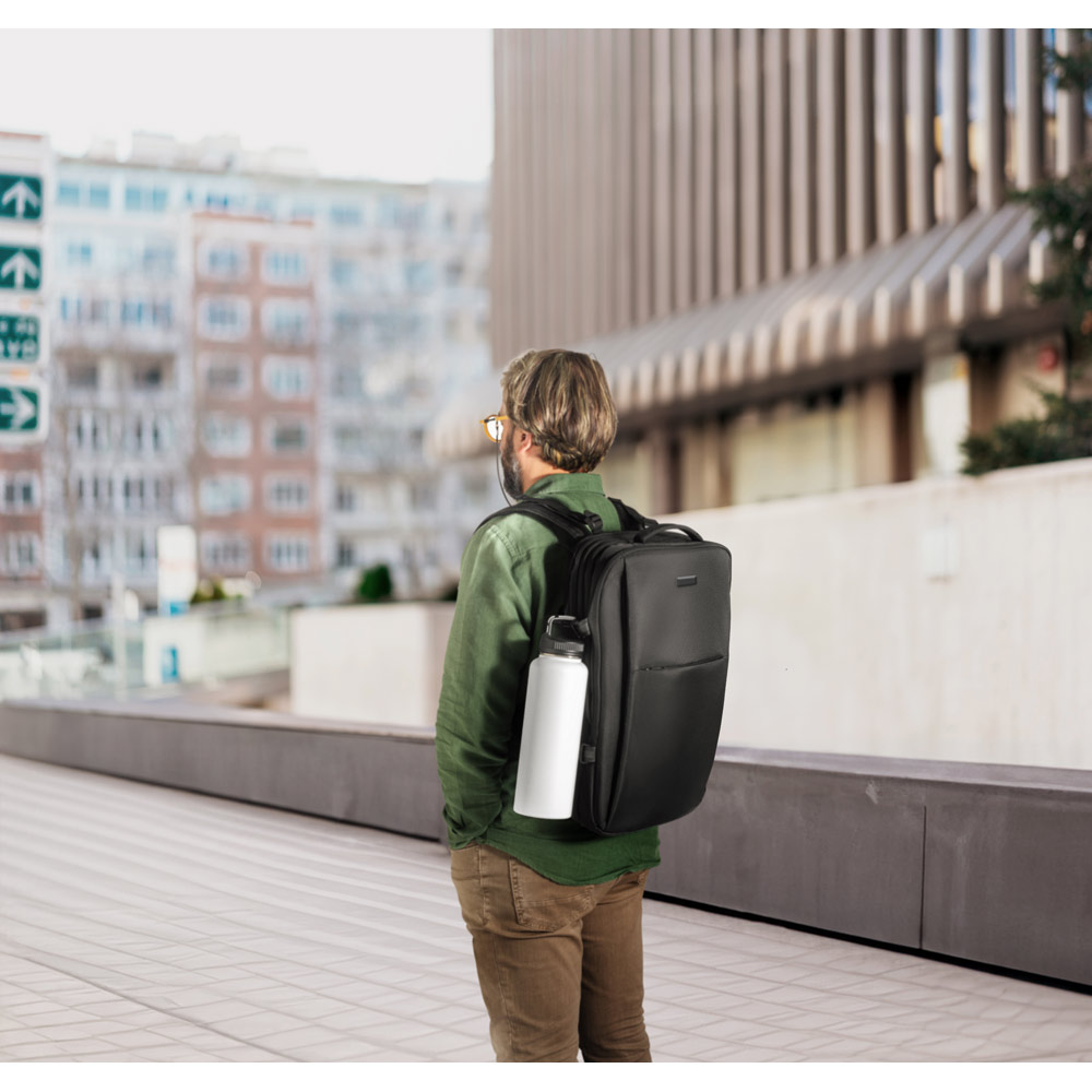 Mochila de Viagem Personalizada em Poliéster Reciclado com Bolso para Notebook 17.3" (29 L)