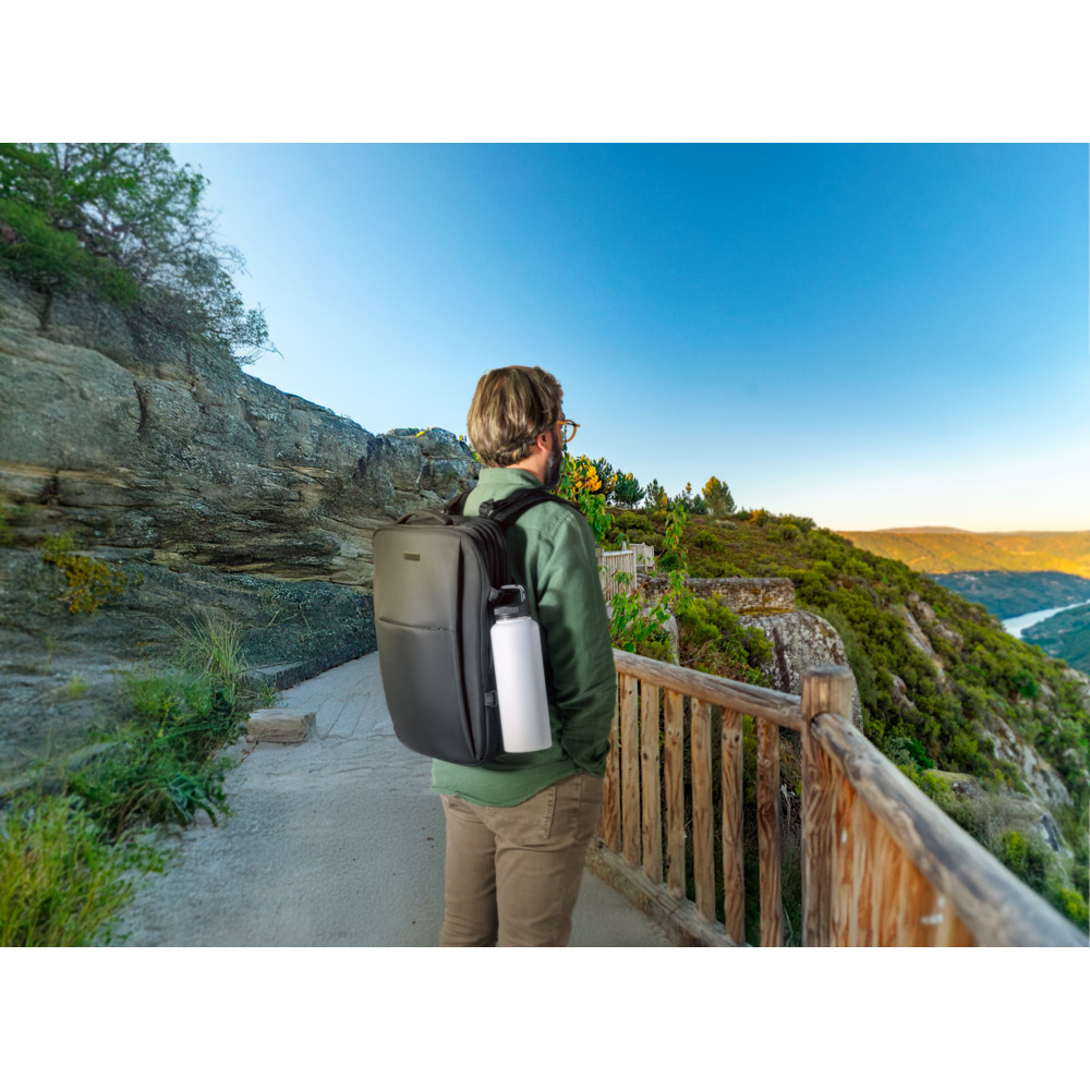 Mochila de Viagem Personalizada em Poliéster Reciclado com Bolso para Notebook 17.3" (29 L)