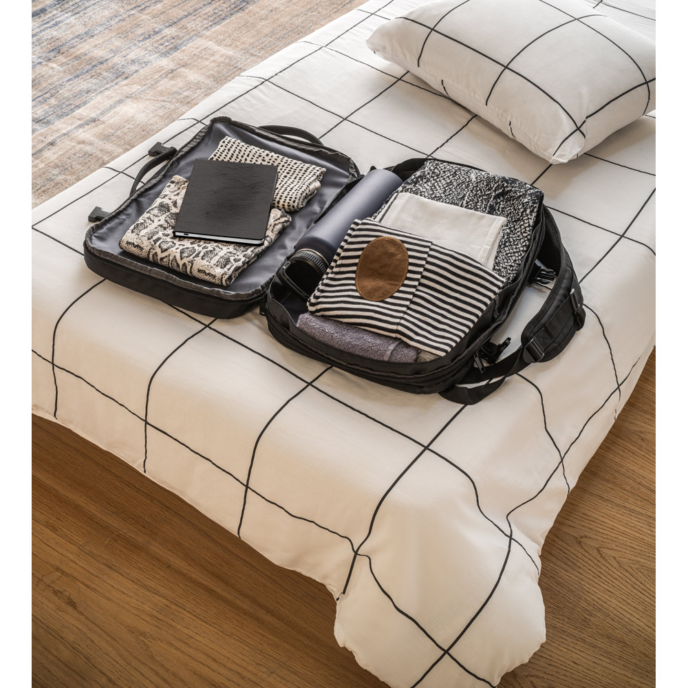 Mochila de Viagem Personalizada em Poliéster Reciclado com Bolso para Notebook 17.3" (29 L)