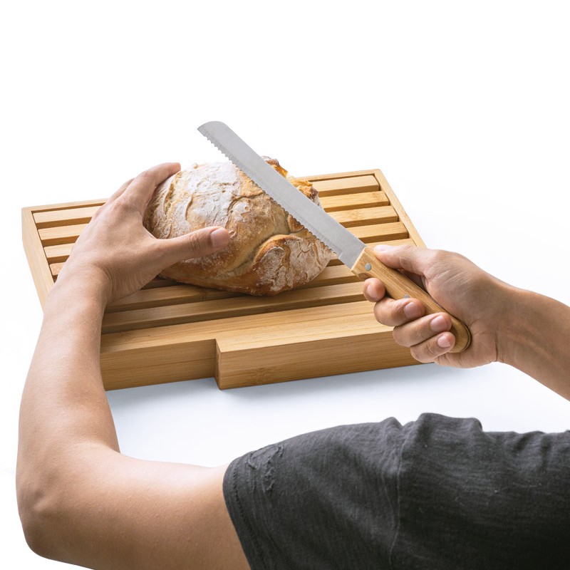 Tábua para Pão em Bambu Personalizada com faca em Aço Inox